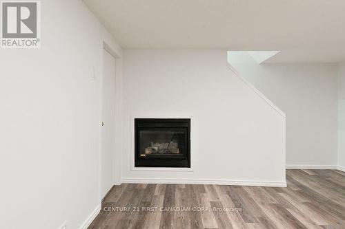 27 - 45 Gatewood Place, London East (East A), ON - Indoor With Fireplace