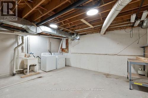 27 - 45 Gatewood Place, London East (East A), ON - Indoor Photo Showing Laundry Room