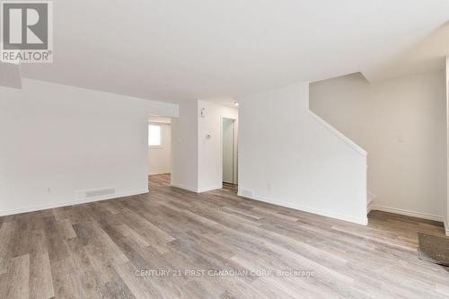 27 - 45 Gatewood Place, London East (East A), ON - Indoor Photo Showing Other Room