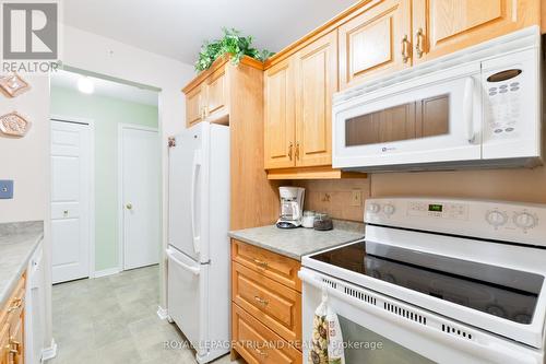 123 - 440 Wellington Street, St. Thomas, ON - Indoor Photo Showing Kitchen