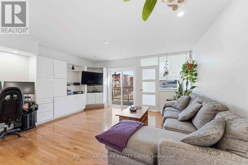 57 Rosemere Avenue, Ottawa, ON - Indoor Photo Showing Living Room