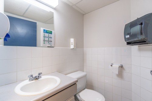 Salle d'eau - 786 Rue King E., Sherbrooke (Fleurimont), QC - Indoor Photo Showing Bathroom