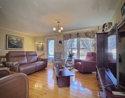 Living Room - 111 Rue D'Iberville, Cowansville, QC - Indoor Photo Showing Living Room