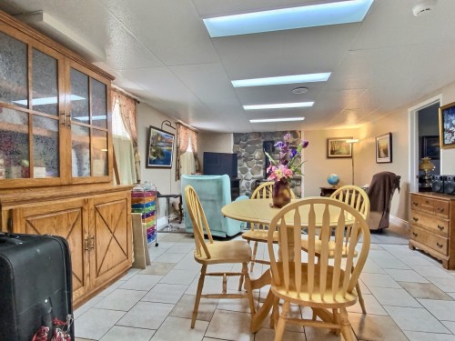 Family Room - 111 Rue D'Iberville, Cowansville, QC - Indoor Photo Showing Dining Room