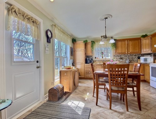 Kitchen - 111 Rue D'Iberville, Cowansville, QC - Indoor Photo Showing Dining Room