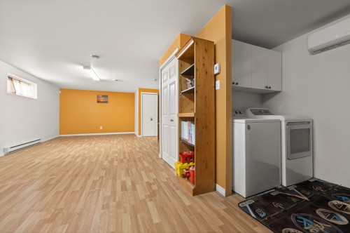 Salle de lavage - 566 Rue Félix-Leclerc, Saint-Eustache, QC - Indoor Photo Showing Laundry Room