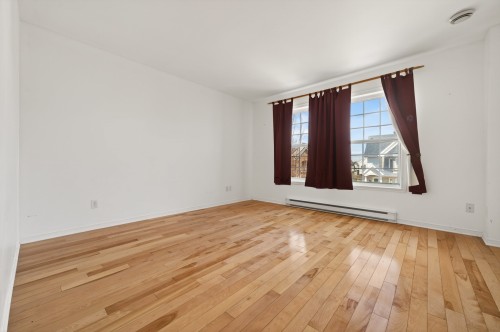 Chambre à coucher principale - 566 Rue Félix-Leclerc, Saint-Eustache, QC - Indoor Photo Showing Other Room