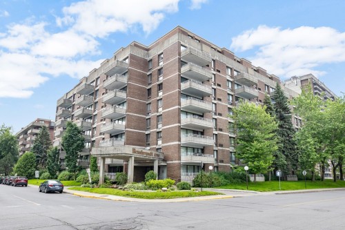 307-5790 Av. Rembrandt  Côte-Saint-Luc, QC H4W 2V2