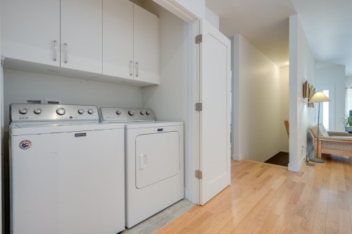Salle de lavage - 77 Rue Como-Gardens, Hudson, QC - Indoor Photo Showing Laundry Room