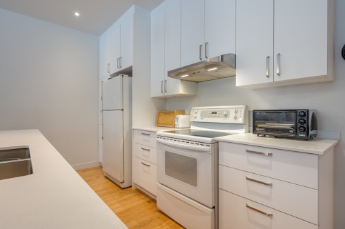 Cuisine - 77 Rue Como-Gardens, Hudson, QC - Indoor Photo Showing Kitchen With Double Sink
