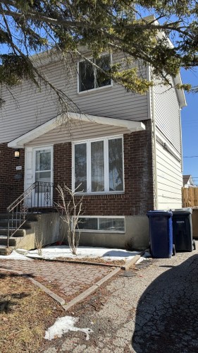 3666 Rue Jacqueline  Laval (Fabreville), QC H7P 5A7