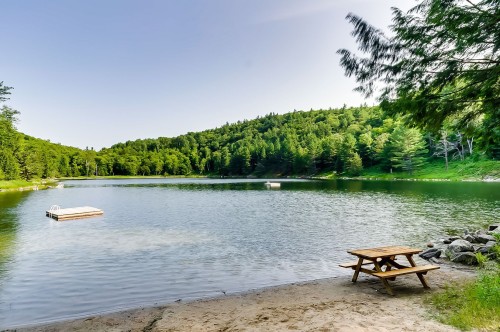 Accès au plan d'eau - 15 Rue De St-Moritz, Cantley, QC 