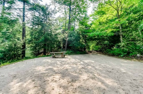 Accès au plan d'eau - 15 Rue De St-Moritz, Cantley, QC 