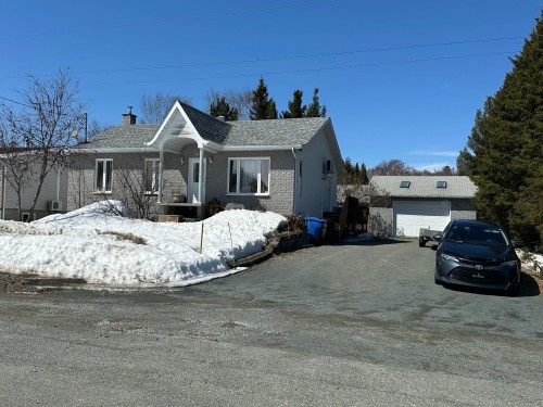 91 Rue du Bois-Vert  Rouyn-Noranda, QC J9Y 0E8