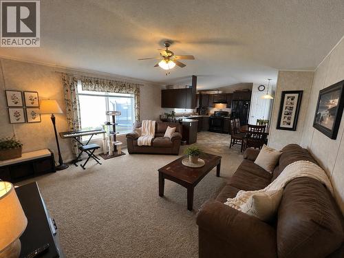 5514 Pine Crescent, Fort Nelson, BC - Indoor Photo Showing Living Room