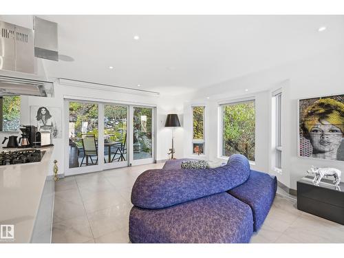 10065 90 Av Nw, Edmonton, AB - Indoor