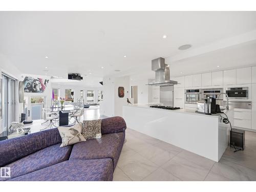 10065 90 Av Nw, Edmonton, AB - Indoor