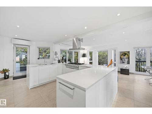 10065 90 Av Nw, Edmonton, AB - Indoor