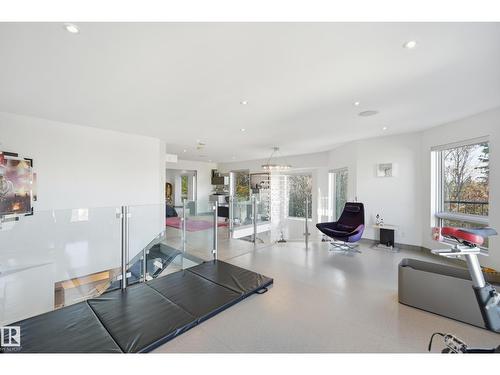 10065 90 Av Nw, Edmonton, AB - Indoor