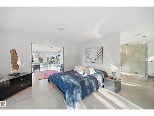 10065 90 Av Nw, Edmonton, AB - Indoor Photo Showing Bedroom
