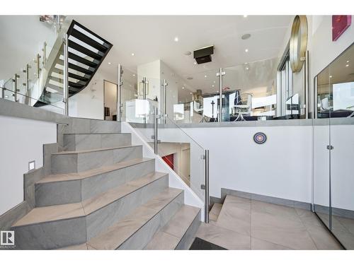 10065 90 Av Nw, Edmonton, AB - Indoor Photo Showing Other Room