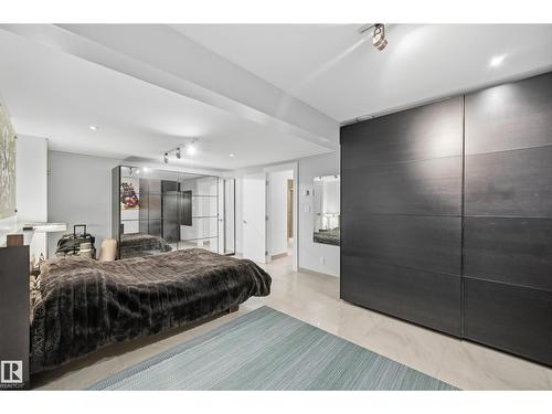 10065 90 Av Nw, Edmonton, AB - Indoor