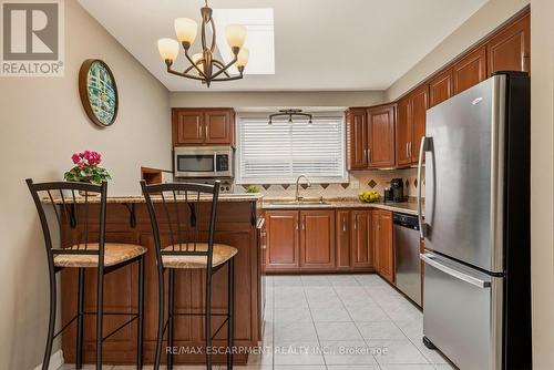 263 Guildwood Drive, Hamilton, ON - Indoor Photo Showing Kitchen With Stainless Steel Kitchen