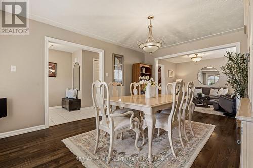 263 Guildwood Drive, Hamilton, ON - Indoor Photo Showing Dining Room