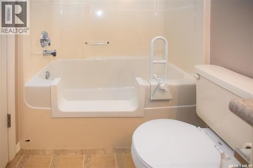 411 215 Lowe Road, Saskatoon, SK - Indoor Photo Showing Bathroom