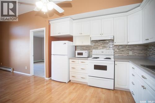 411 215 Lowe Road, Saskatoon, SK - Indoor Photo Showing Kitchen
