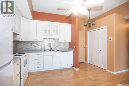 411 215 Lowe Road, Saskatoon, SK - Indoor Photo Showing Kitchen With Double Sink