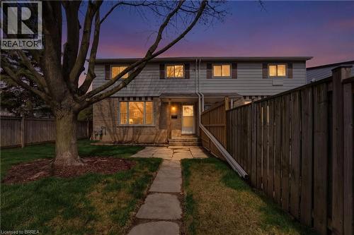 35 OAKHILL Drive Unit# 20C  Brantford, ON N3T 1R1