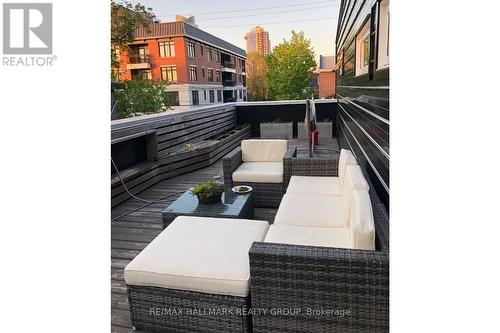 Outdoor lounge and entertaining space in summer - 330 Winona Avenue, Ottawa, ON - Outdoor