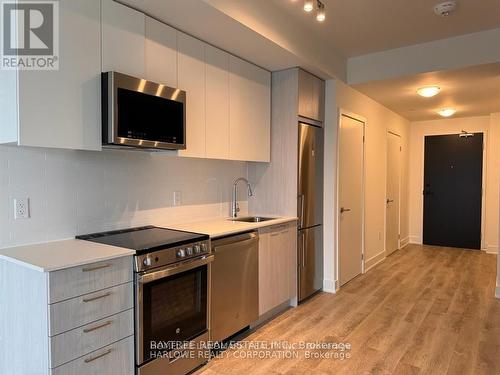 901 - 185 DEERFIELD ROAD  Newmarket, ON L3Y 0G7