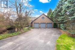 126 CURTIS CRESCENT  King, ON L7B 1C2