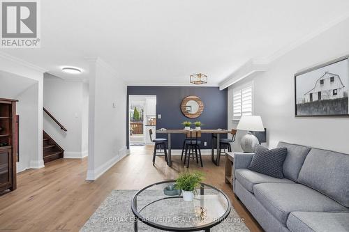 663 Mullin Way, Burlington, ON - Indoor Photo Showing Living Room