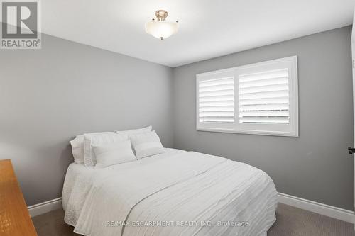 663 Mullin Way, Burlington, ON - Indoor Photo Showing Bedroom