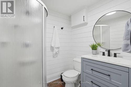 663 Mullin Way, Burlington, ON - Indoor Photo Showing Bathroom