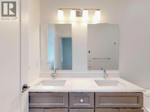103-5191 Manson Ave, Powell River, BC - Indoor Photo Showing Bathroom