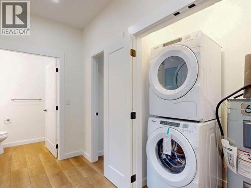 103-5191 Manson Ave, Powell River, BC - Indoor Photo Showing Laundry Room