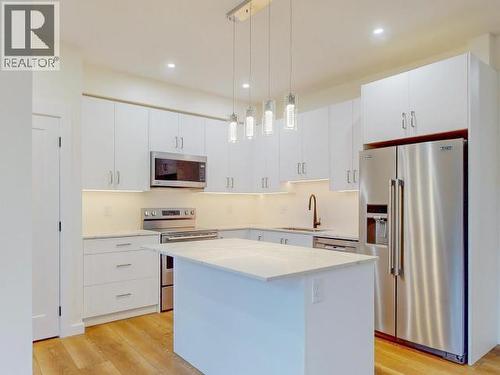 103-5191 Manson Ave, Powell River, BC - Indoor Photo Showing Kitchen With Upgraded Kitchen