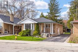58 COE HILL DRIVE Toronto, ON M6S 3C8