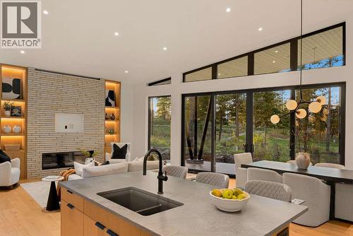 818 Predator Ridge Drive, Vernon, BC - Indoor