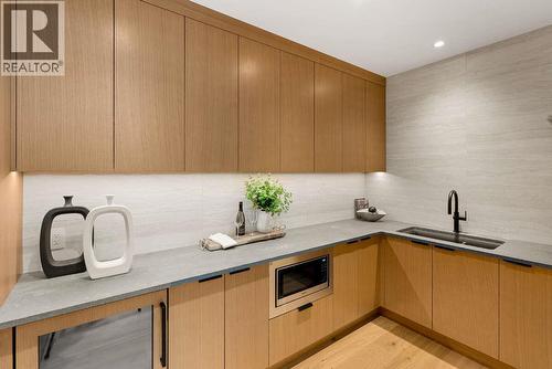 818 Predator Ridge Drive, Vernon, BC - Indoor Photo Showing Kitchen With Double Sink