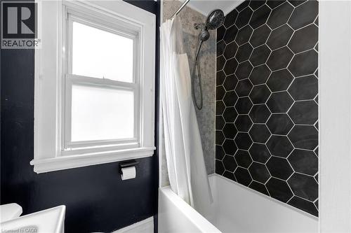 22 Cope Street, Hamilton, ON - Indoor