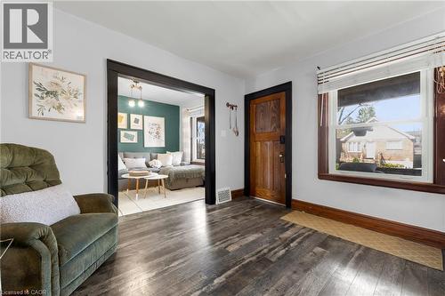 22 Cope Street, Hamilton, ON - Indoor