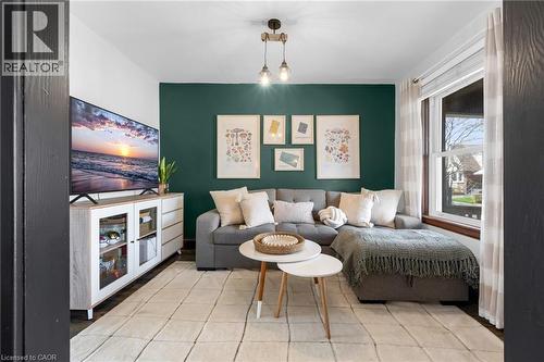 22 Cope Street, Hamilton, ON - Indoor