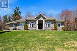 6370 EMERALD LINKS DRIVE  Ottawa, ON K4P 1M4