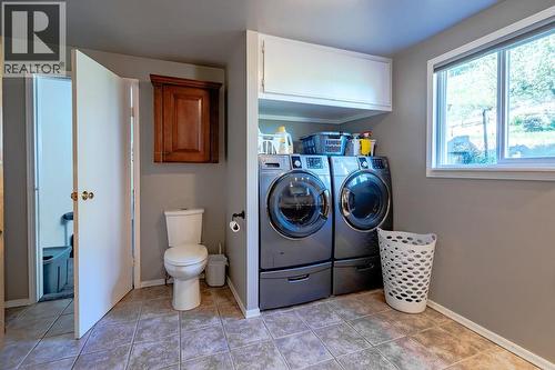 2465 3A Highway, Nelson, BC - Indoor Photo Showing Laundry Room