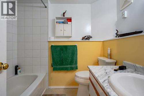 2465 3A Highway, Nelson, BC - Indoor Photo Showing Bathroom